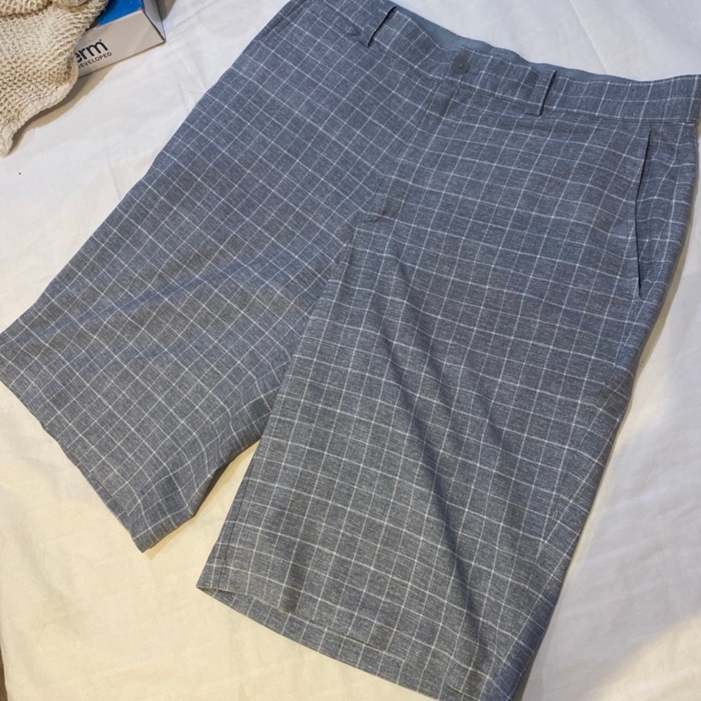 Nike golf tour performance dry fit shorts sz 32